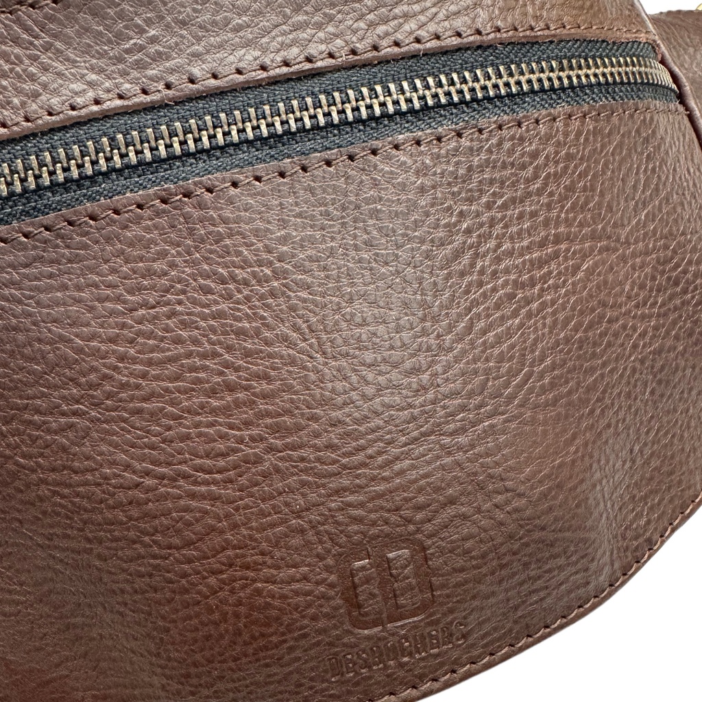 Sac banane en cuir d'Italie.