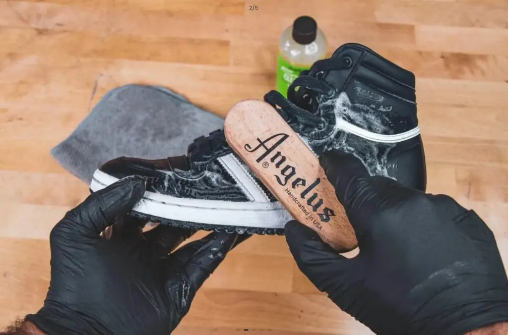 Angelus Easy Cleaner 1.webp