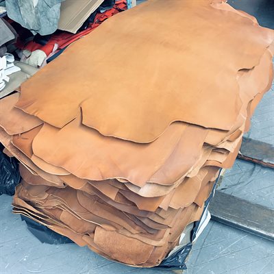 Natural vegetable leather 8-9oz light tan.