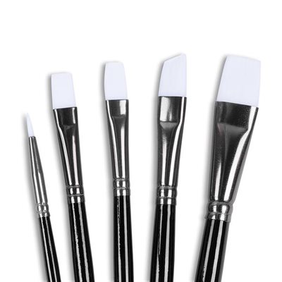 Set of 5 assorted brushes