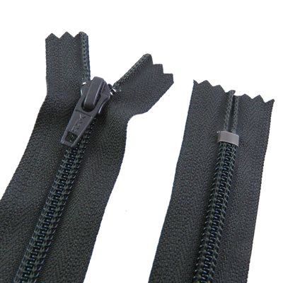 Canzip #RT25 #10C, 30 separable auto zipper.