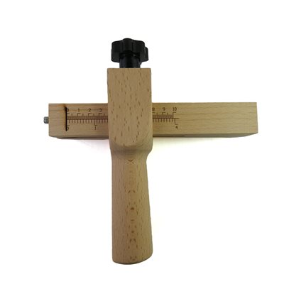 [3080-00] Robust wooden belt cutter, plus 5 extra blades.
