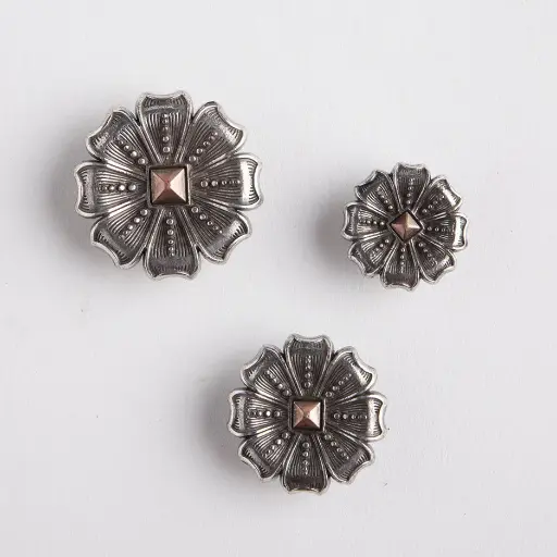 [7415-09] Conchos aux fleurs de Skylar, Tandy Leather.